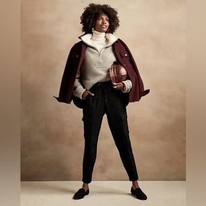 NWT! Banana Republic Black Cargo Jogger - Multiple Sizes 🛍️💎